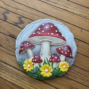 Spoontiques‎ - Garden Décor/ Wall- Mushroom Stepping Stone - Decorative Patio